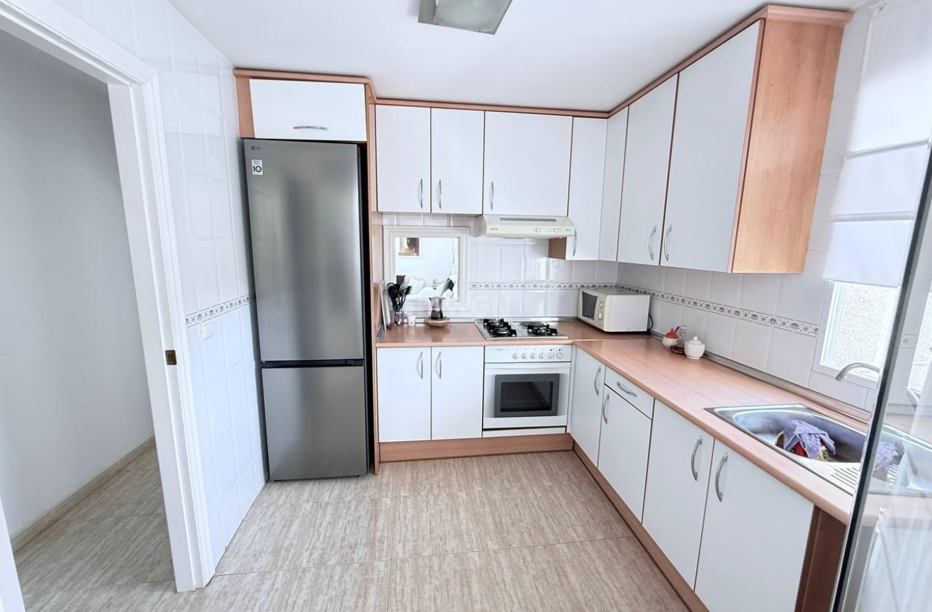 Odsprzedaż - Mieszkanie w bloku - Orihuela Costa - Campoamor