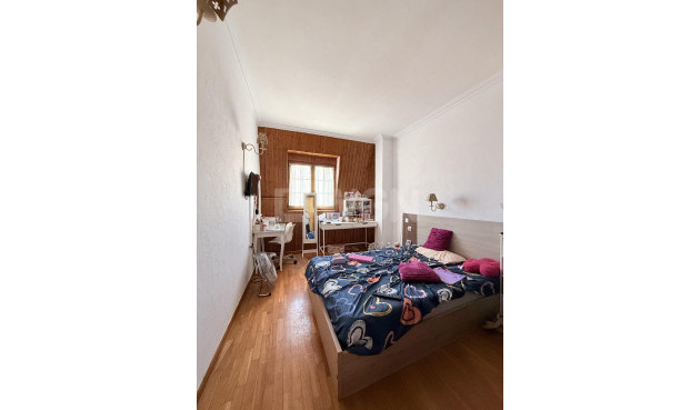 Odsprzedaż - Kamienica - Torrevieja