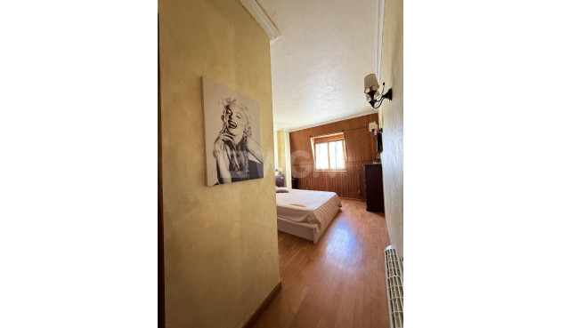 Odsprzedaż - Kamienica - Torrevieja