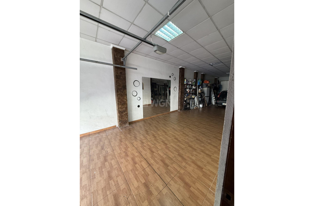 Odsprzedaż - Kamienica - Torrevieja