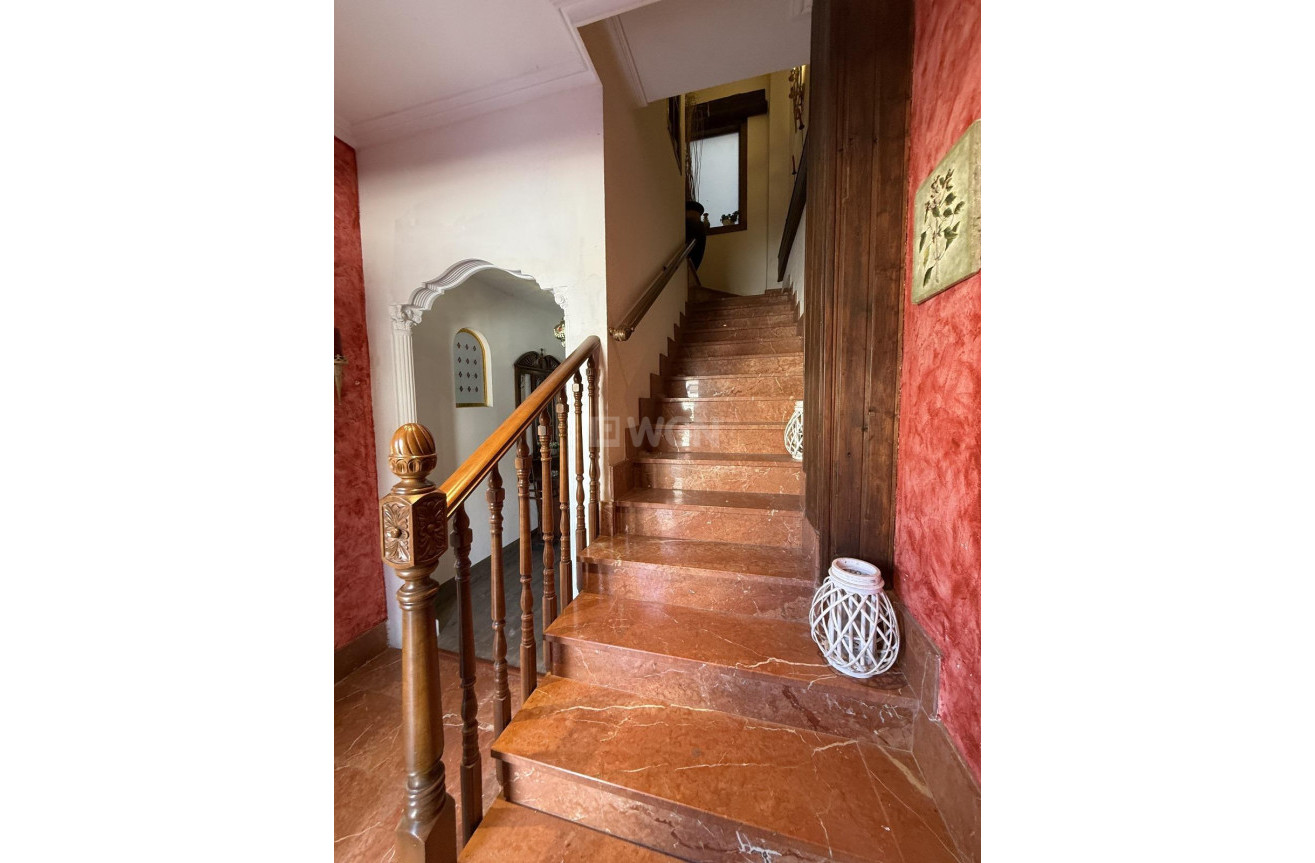 Odsprzedaż - Kamienica - Torrevieja