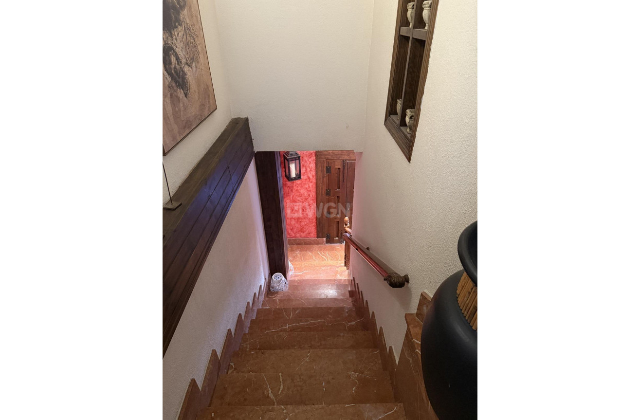 Odsprzedaż - Kamienica - Torrevieja