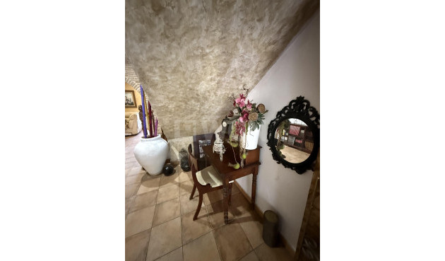 Odsprzedaż - Kamienica - Torrevieja