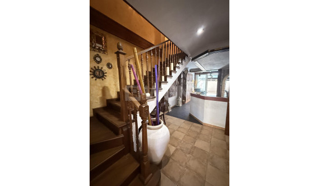 Odsprzedaż - Kamienica - Torrevieja