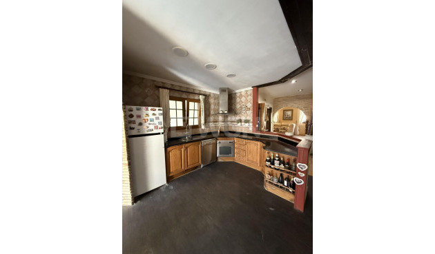 Odsprzedaż - Kamienica - Torrevieja