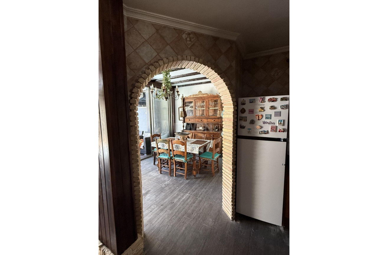 Odsprzedaż - Kamienica - Torrevieja