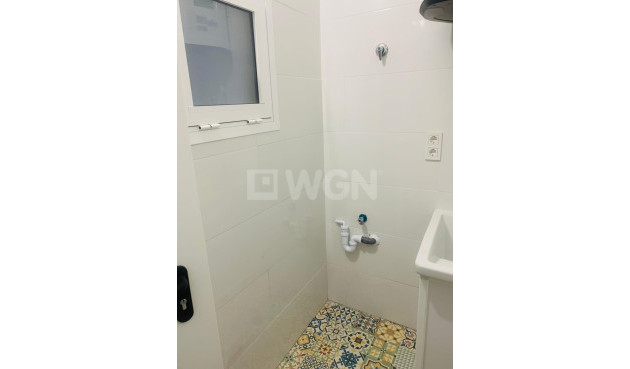 Odsprzedaż - Mieszkanie w bloku - Torrevieja - Playa del Cura