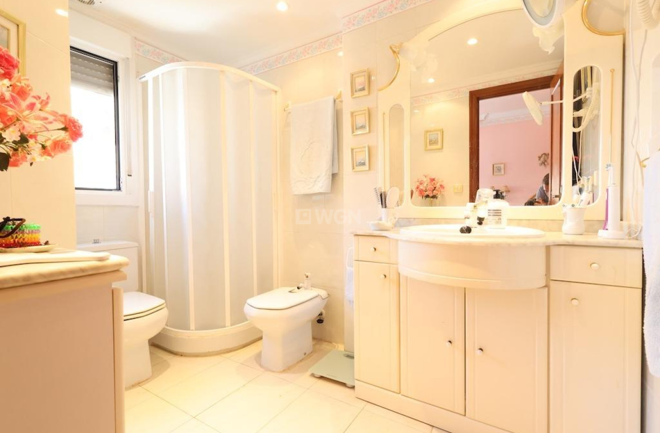 Odsprzedaż - Mieszkanie w bloku - Torrevieja - Costa Blanca