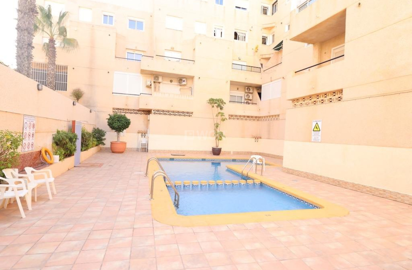 Odsprzedaż - Mieszkanie w bloku - Torrevieja - Costa Blanca