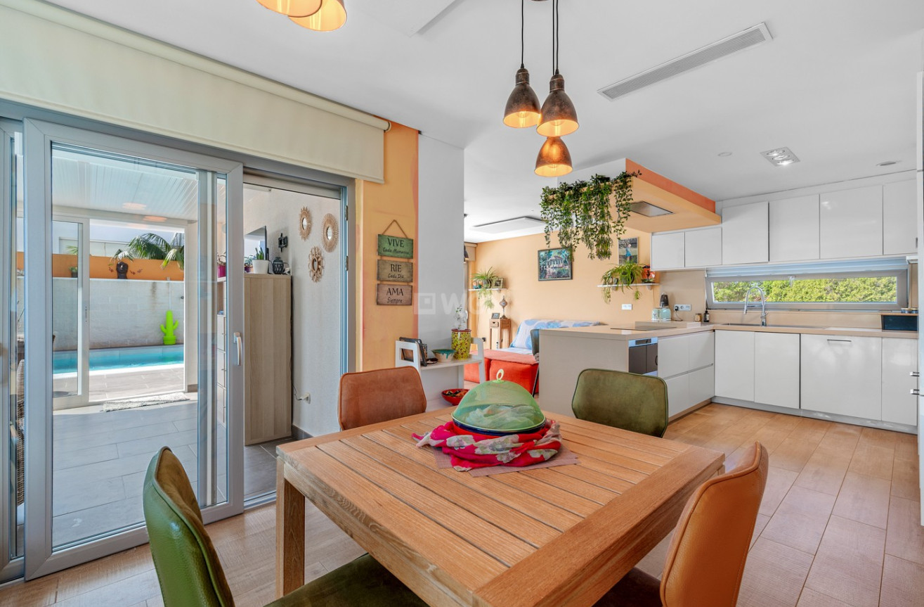 Odsprzedaż - Villa - Benijofar - Costa Blanca