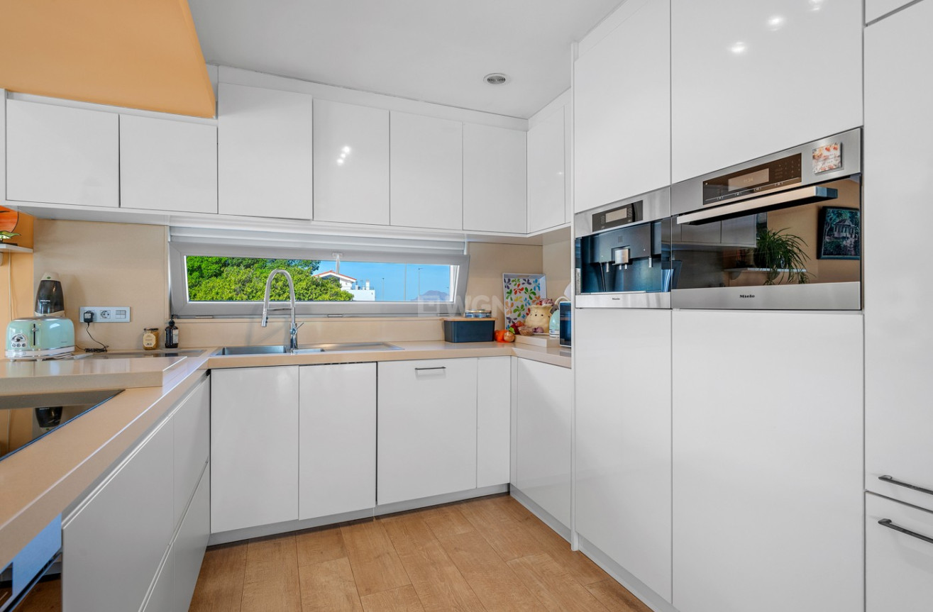 Odsprzedaż - Villa - Benijofar - Costa Blanca