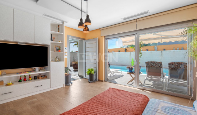 Odsprzedaż - Villa - Benijofar - Costa Blanca