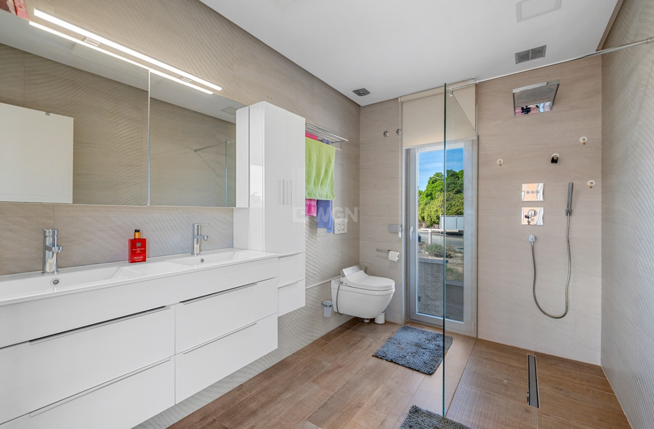 Odsprzedaż - Villa - Benijofar - Costa Blanca