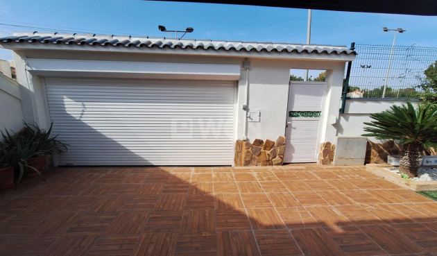 Odsprzedaż - Villa - Torrevieja - Los Balcones - Los Altos del Edén