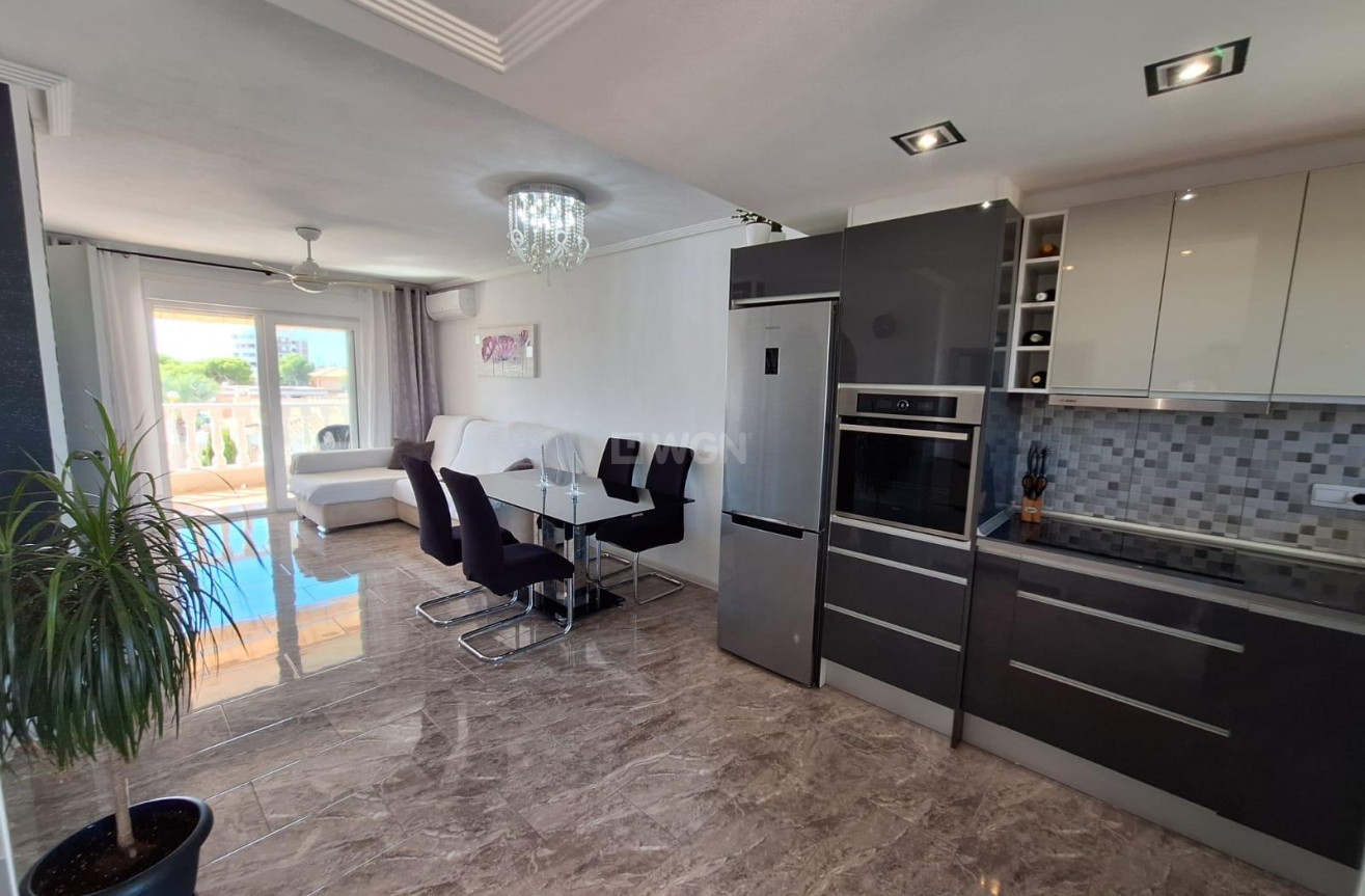 Resale - Apartment / flat - Orihuela Costa - La Zenia