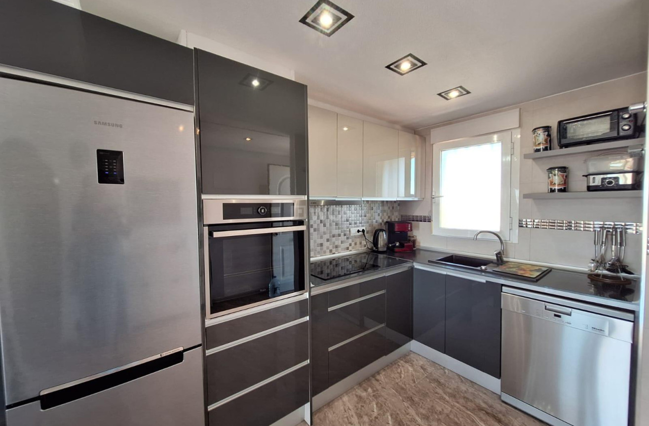 Resale - Apartment / flat - Orihuela Costa - La Zenia