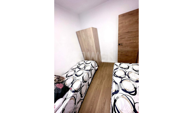Odsprzedaż - Mieszkanie w bloku - Torrevieja - Playa del Cura