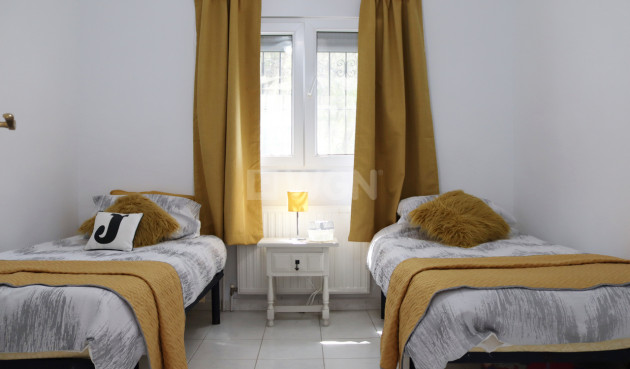 Odsprzedaż - Villa - Parcent - Inland