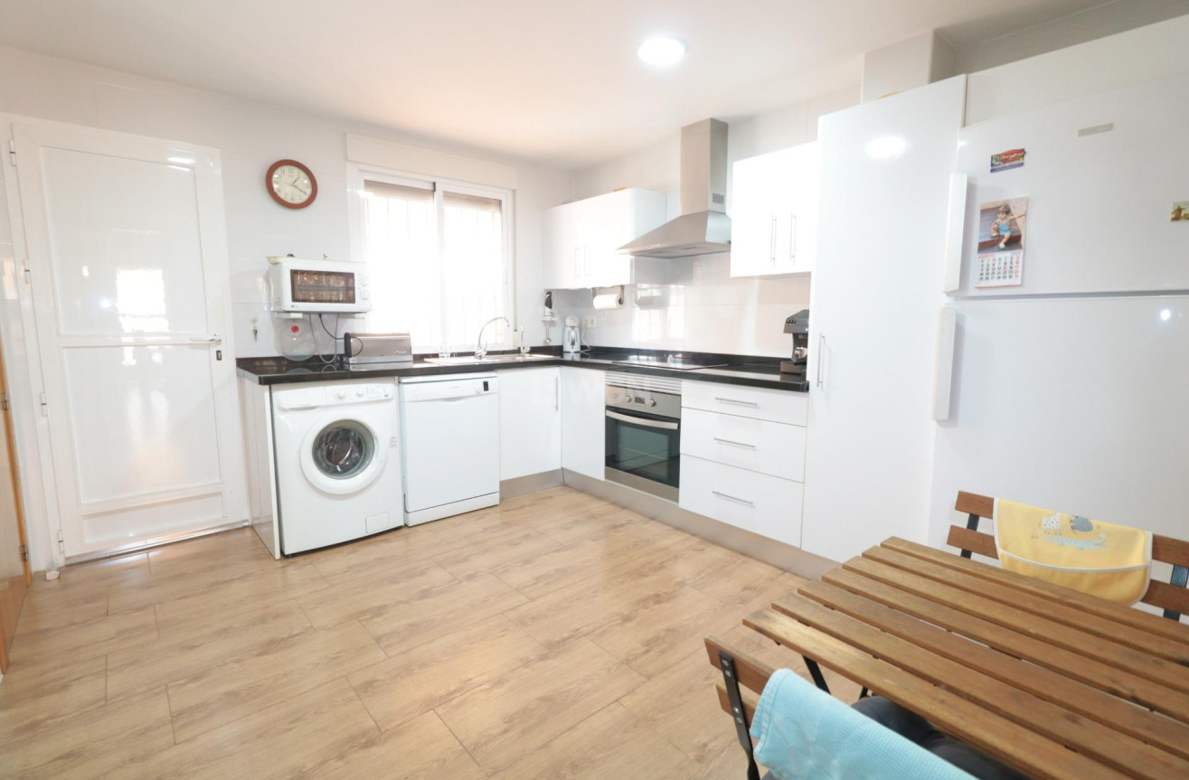 Odsprzedaż - Kamienica - Torrevieja - Playa De Los Naufragos