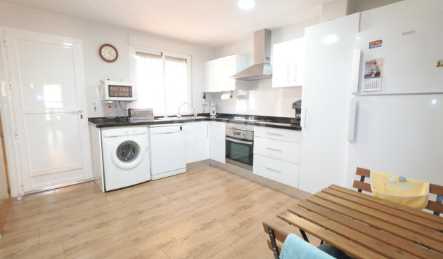 Odsprzedaż - Kamienica - Torrevieja - Playa De Los Naufragos