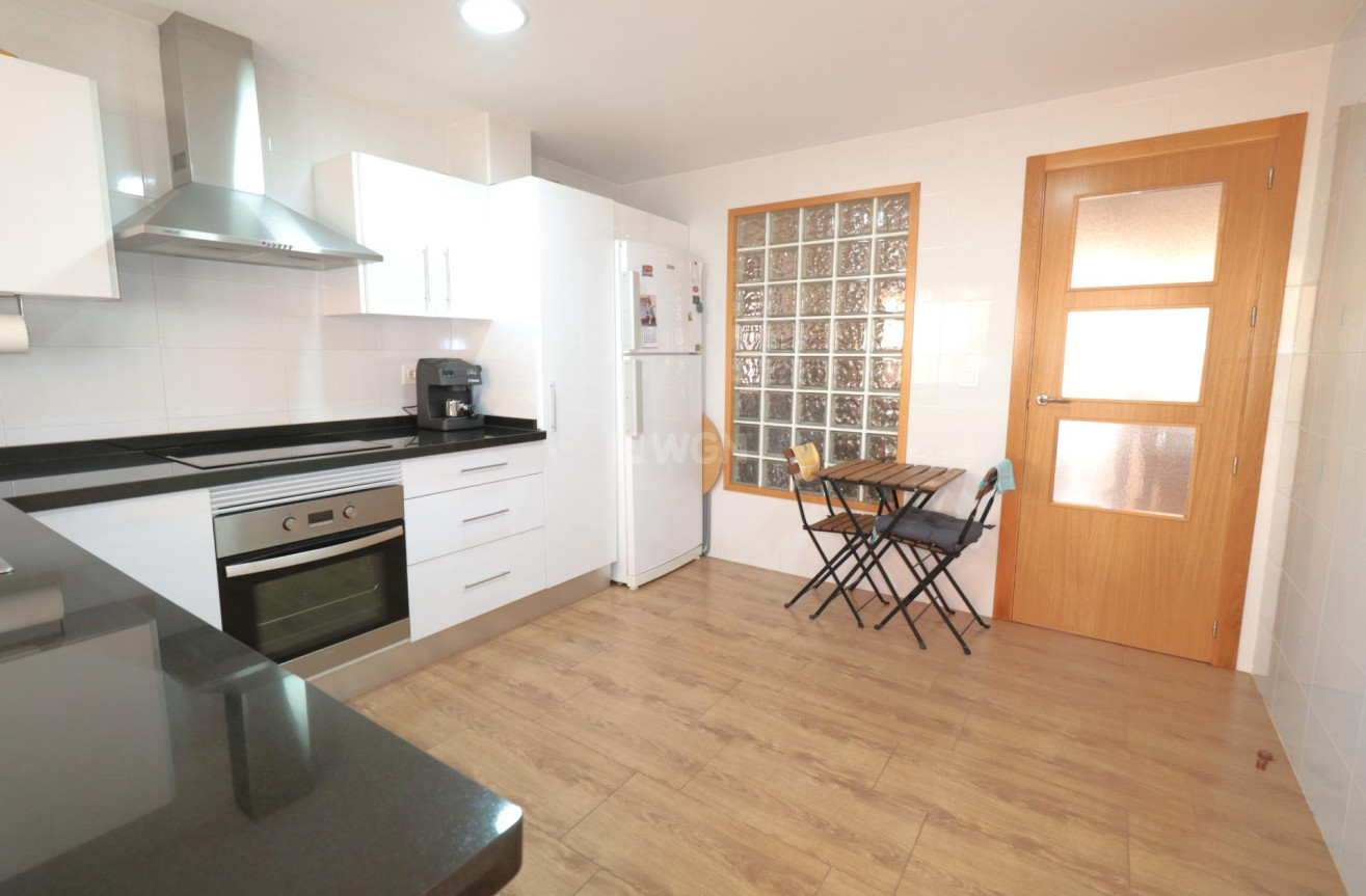 Odsprzedaż - Kamienica - Torrevieja - Playa De Los Naufragos