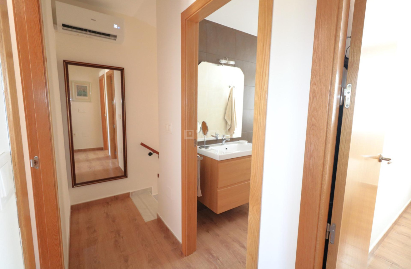 Odsprzedaż - Kamienica - Torrevieja - Playa De Los Naufragos