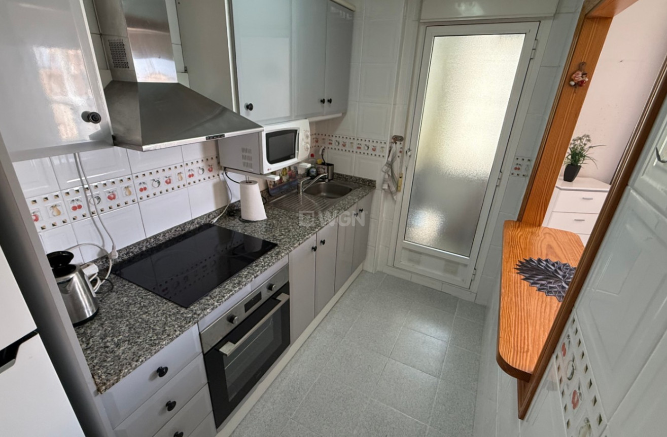 Odsprzedaż - Mieszkanie w bloku - Torrevieja - Costa Blanca