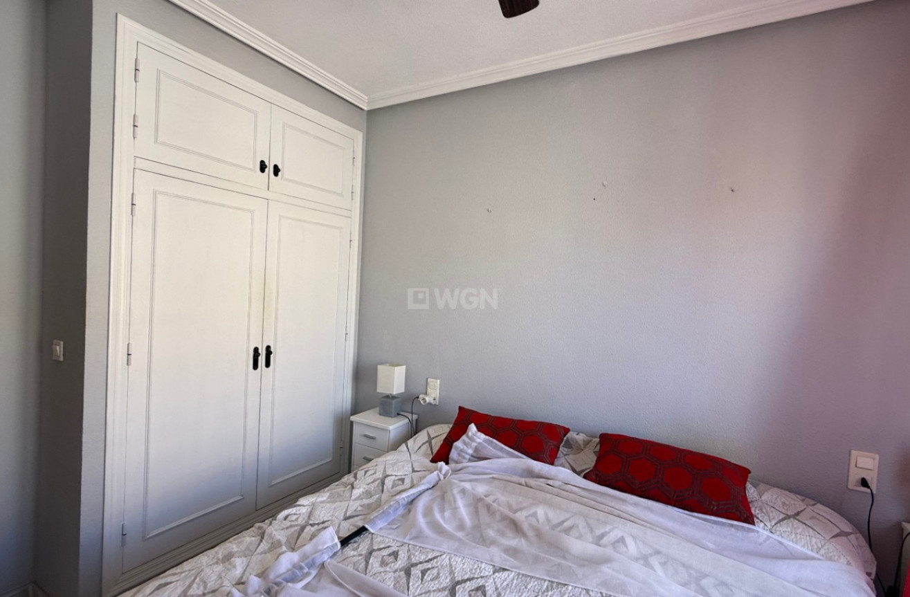 Odsprzedaż - Mieszkanie w bloku - Torrevieja - Costa Blanca