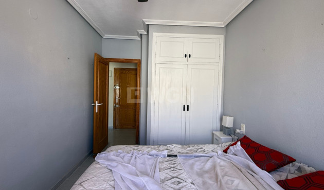 Odsprzedaż - Mieszkanie w bloku - Torrevieja - Costa Blanca