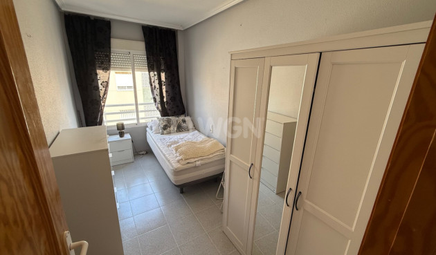 Odsprzedaż - Mieszkanie w bloku - Torrevieja - Costa Blanca