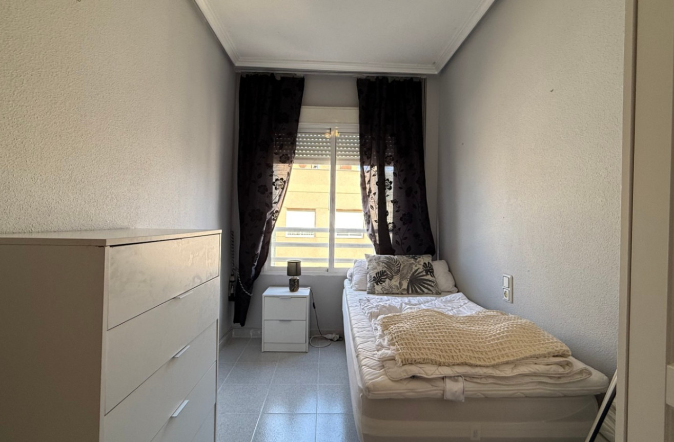 Odsprzedaż - Mieszkanie w bloku - Torrevieja - Costa Blanca