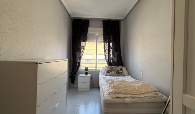 Odsprzedaż - Mieszkanie w bloku - Torrevieja - Costa Blanca