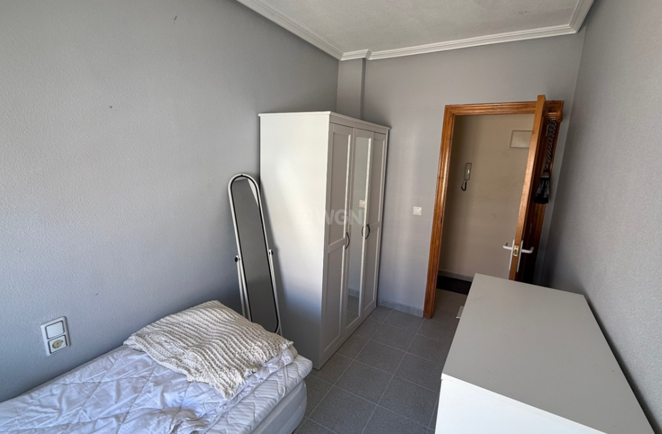 Odsprzedaż - Mieszkanie w bloku - Torrevieja - Costa Blanca