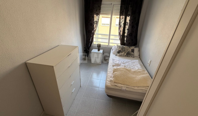 Odsprzedaż - Mieszkanie w bloku - Torrevieja - Costa Blanca