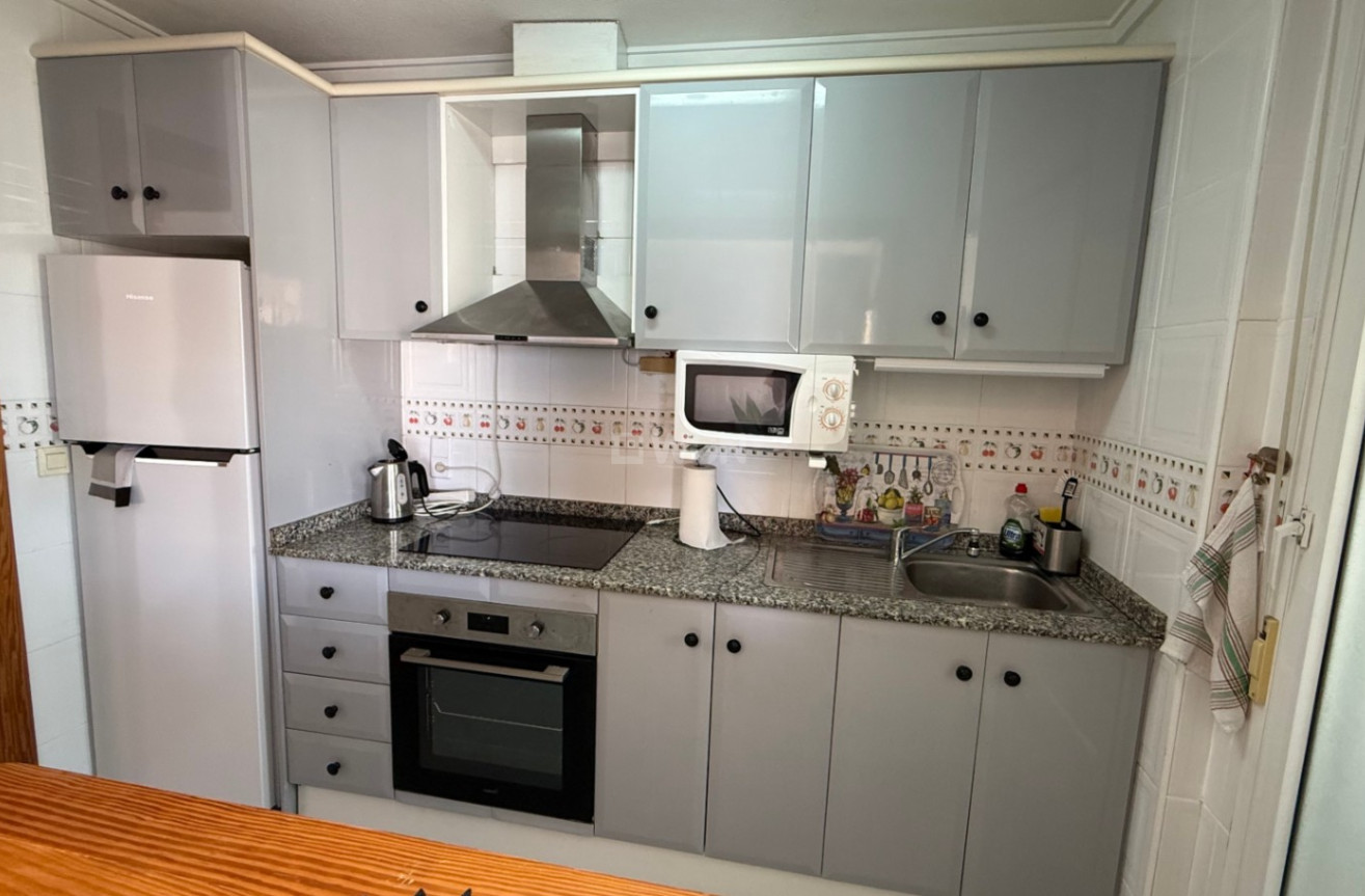 Odsprzedaż - Mieszkanie w bloku - Torrevieja - Costa Blanca