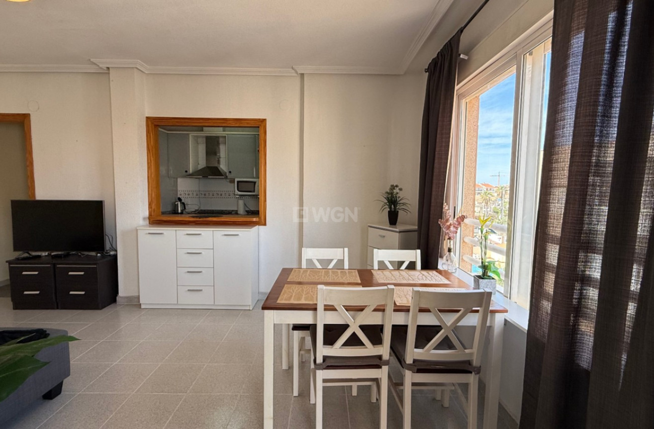 Odsprzedaż - Mieszkanie w bloku - Torrevieja - Costa Blanca