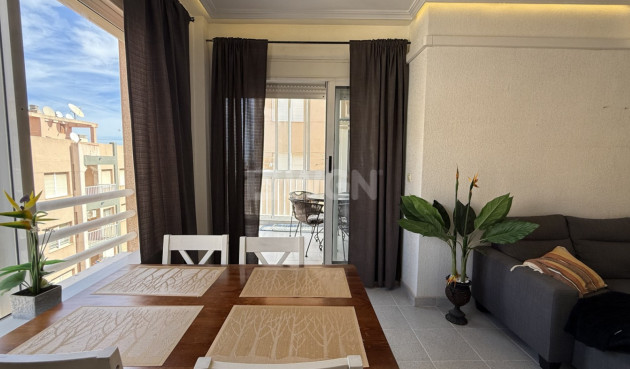 Odsprzedaż - Mieszkanie w bloku - Torrevieja - Costa Blanca