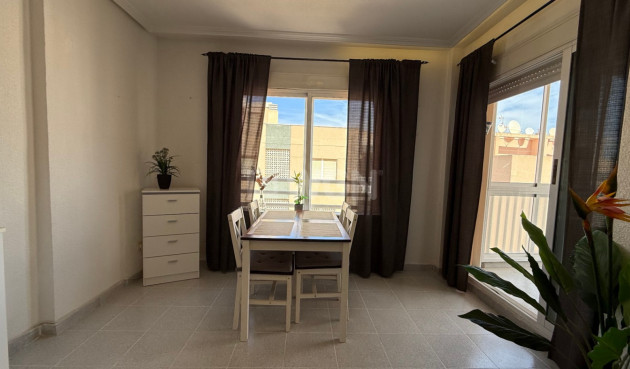 Odsprzedaż - Mieszkanie w bloku - Torrevieja - Costa Blanca