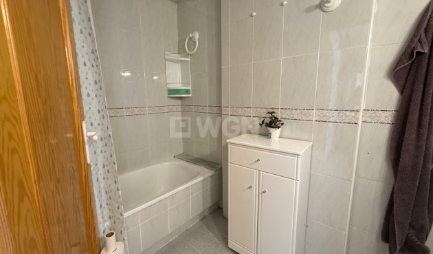 Odsprzedaż - Mieszkanie w bloku - Torrevieja - Costa Blanca