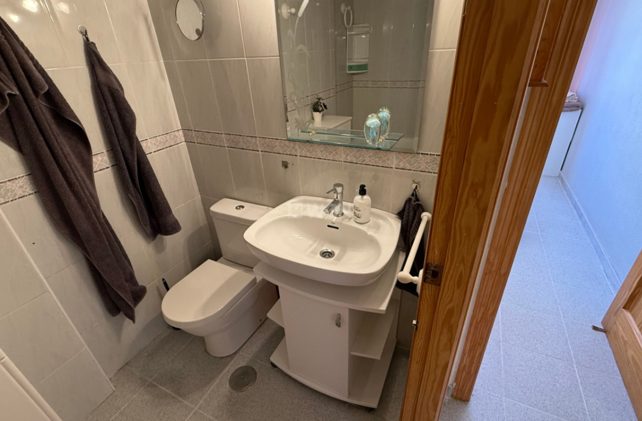 Odsprzedaż - Mieszkanie w bloku - Torrevieja - Costa Blanca