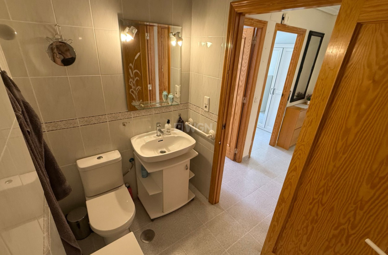 Odsprzedaż - Mieszkanie w bloku - Torrevieja - Costa Blanca