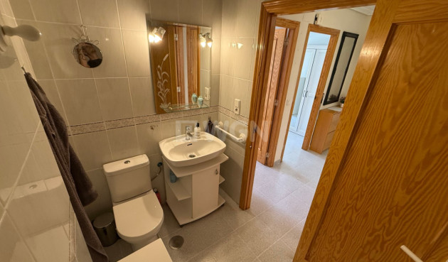 Odsprzedaż - Mieszkanie w bloku - Torrevieja - Costa Blanca