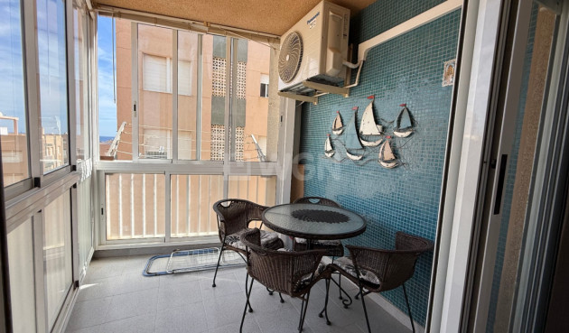 Odsprzedaż - Mieszkanie w bloku - Torrevieja - Costa Blanca