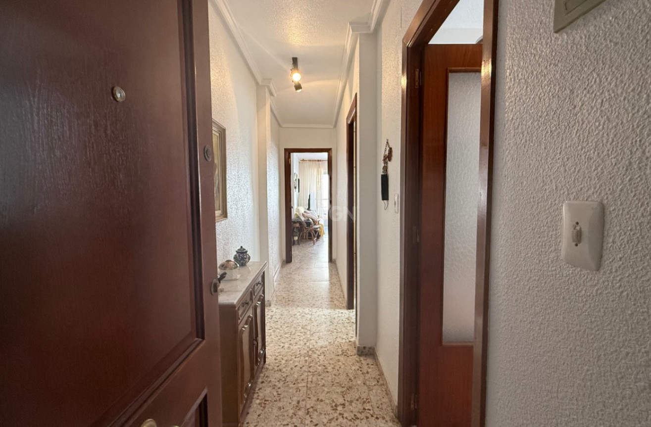 Odsprzedaż - Mieszkanie w bloku - Torrevieja - Costa Blanca