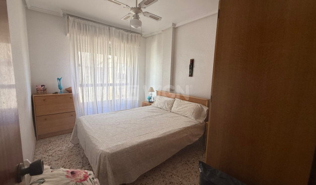 Odsprzedaż - Mieszkanie w bloku - Torrevieja - Costa Blanca