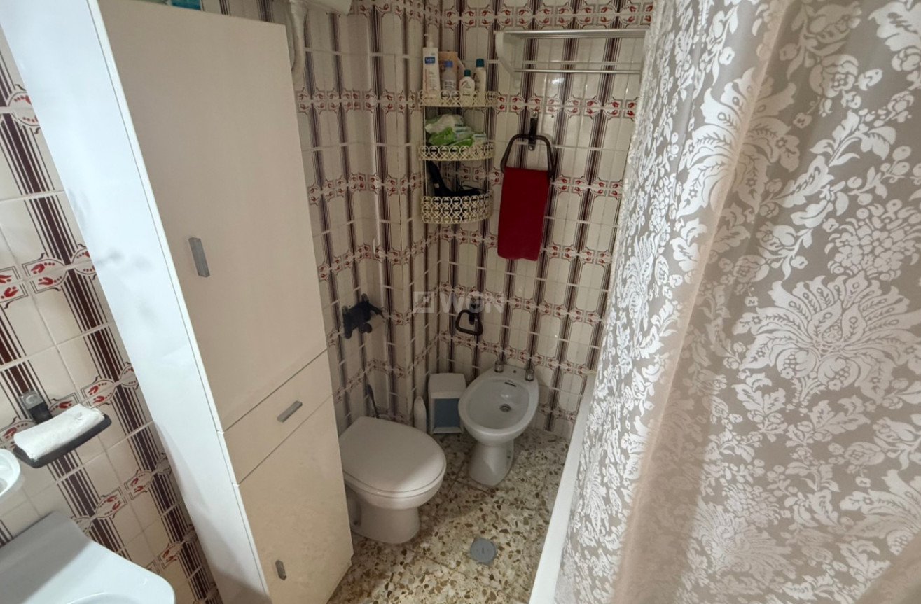 Odsprzedaż - Mieszkanie w bloku - Torrevieja - Costa Blanca