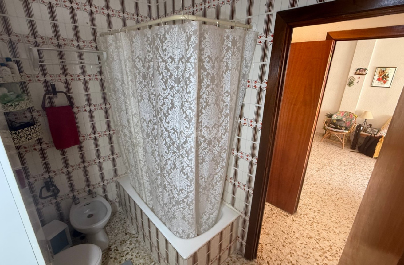 Odsprzedaż - Mieszkanie w bloku - Torrevieja - Costa Blanca