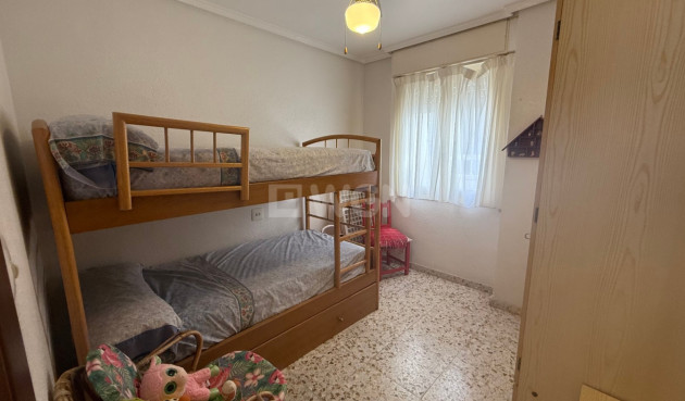 Odsprzedaż - Mieszkanie w bloku - Torrevieja - Costa Blanca
