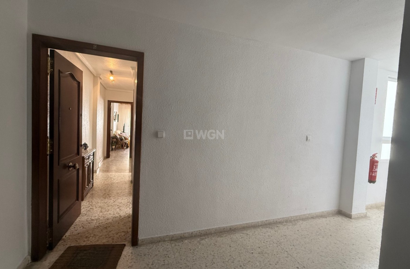 Odsprzedaż - Mieszkanie w bloku - Torrevieja - Costa Blanca