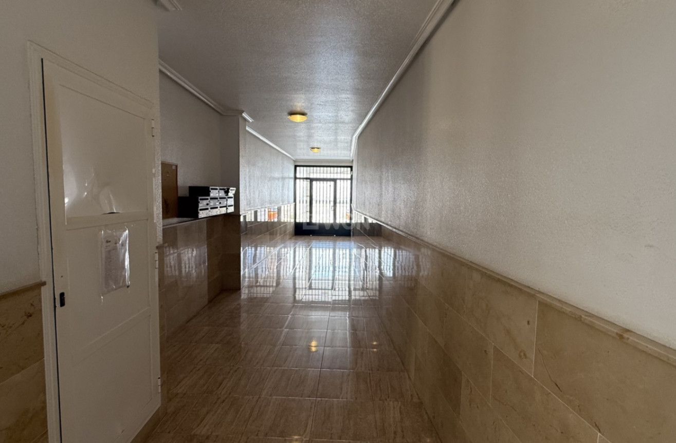 Reventa - Apartamento / piso - Los Montesinos - Costa Blanca